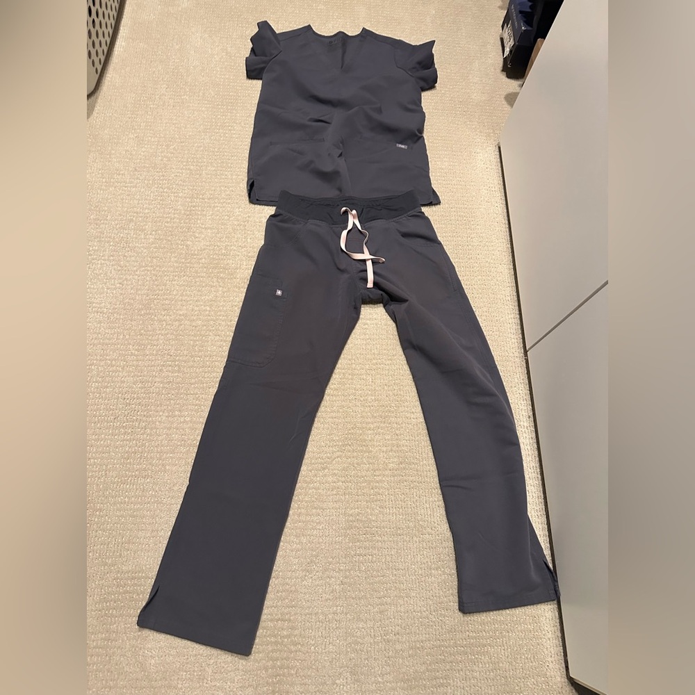 Figs scrubs